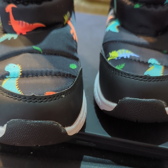 Boys winter fur boots with waterproof closure size 2( fits like a 1/ 1.5) - Picture 8 of 8